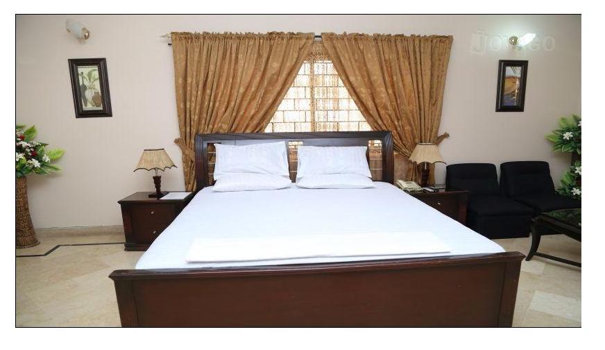 Luxury Inn Karachi Exterior photo
