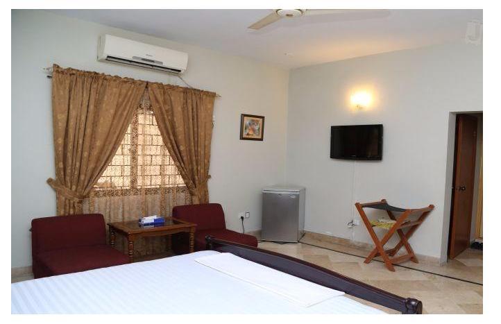 Luxury Inn Karachi Exterior photo