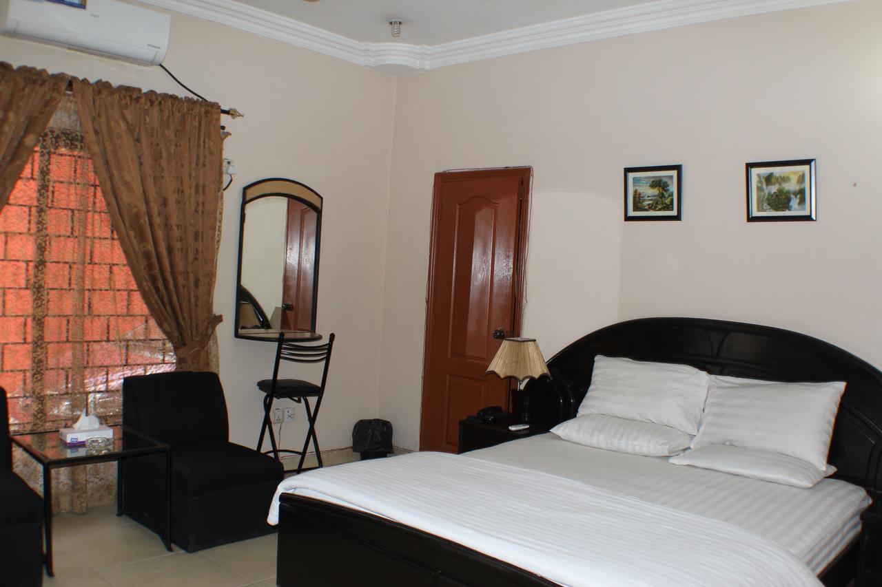 Luxury Inn Karachi Exterior photo