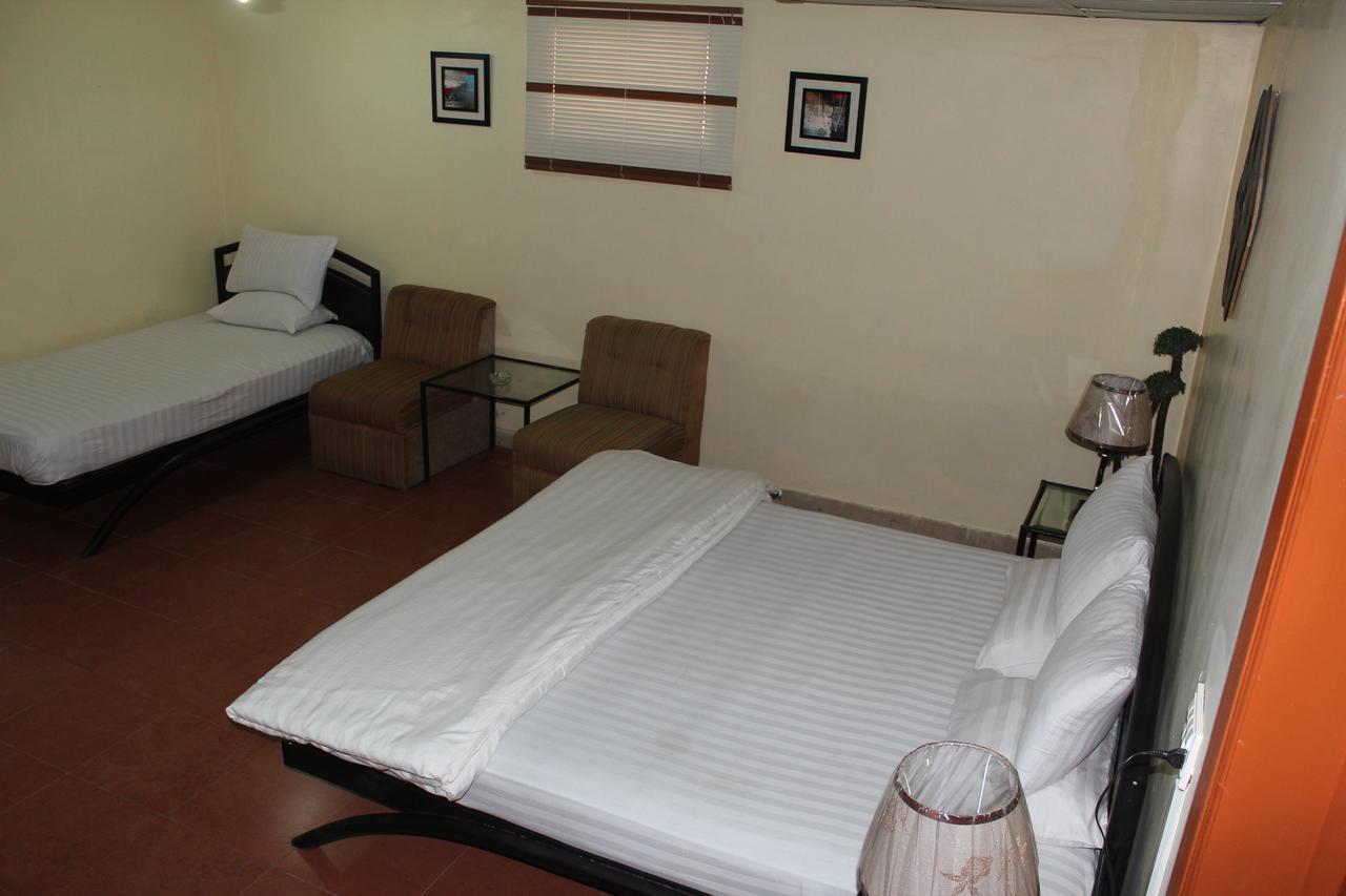 Luxury Inn Karachi Exterior photo